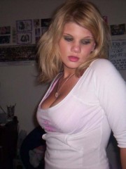 single horny woman in Lewistown looking for a sex partner